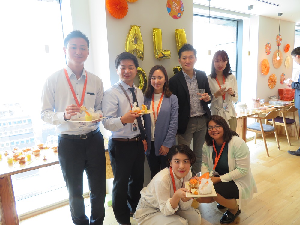 阿里巴巴日本辦公室的同事一同舉辦大食會。