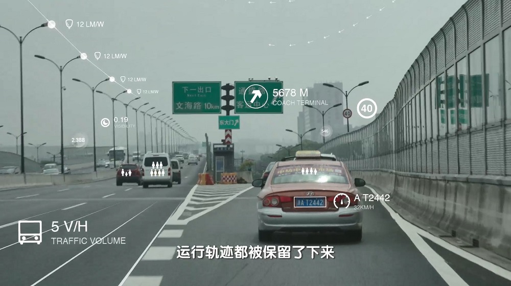 阿里雲「杭州城市大腦」計劃，通過實時交通預測，為用戶提供即時交通提示及路線建議，協助紓緩交通擠塞。
