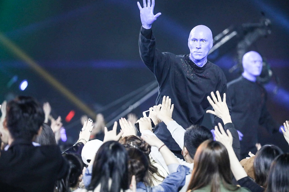 來自美國的百老匯Blue Man Group掀起現場氣氛。