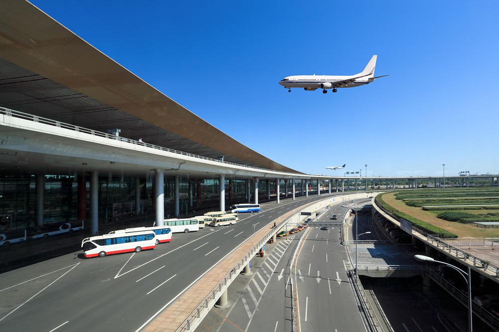 阿里雲ET航空大腦將率先應用於北京首都機場，預期可以協助每天達1,700架次的航班快速調配停機位，提升運作效率。