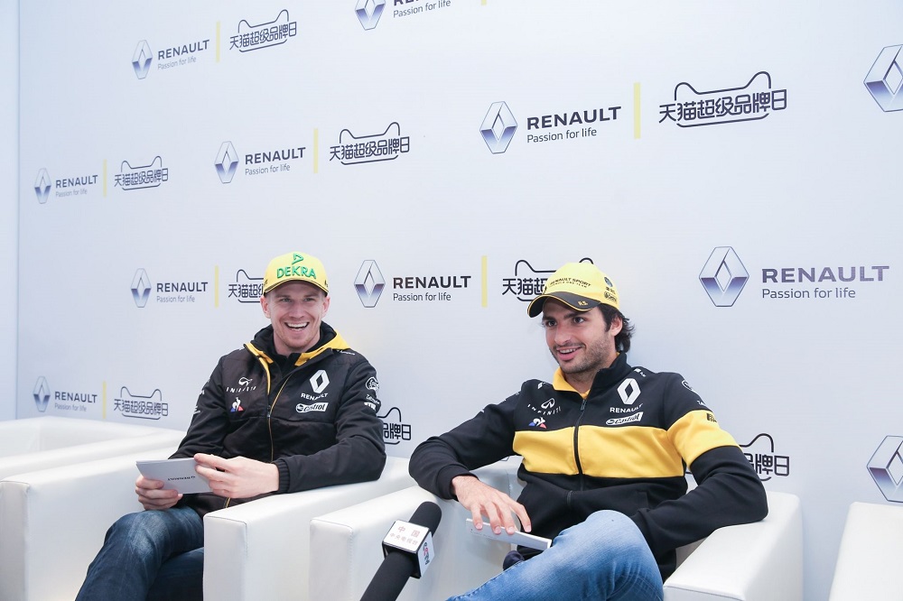 兩位雷諾車隊著名的F1車手Nico Hulkenberg和Carlos Sainz出席天貓超級品牌日。