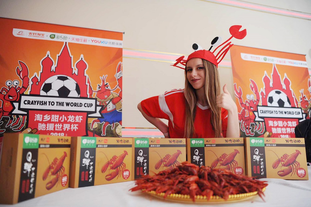 這批出口到俄羅斯的「淘鄉甜」小龍蝦不僅有麻辣、香辣口味，還有清水熟蝦，讓顧客可以沾喜歡的醬料食用。